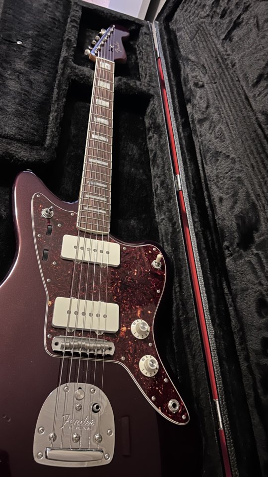 Fender Jazzmaster Troy Van Leeuwen de segunda mano · Foto 1 de 3 · Valencia · 1350 €