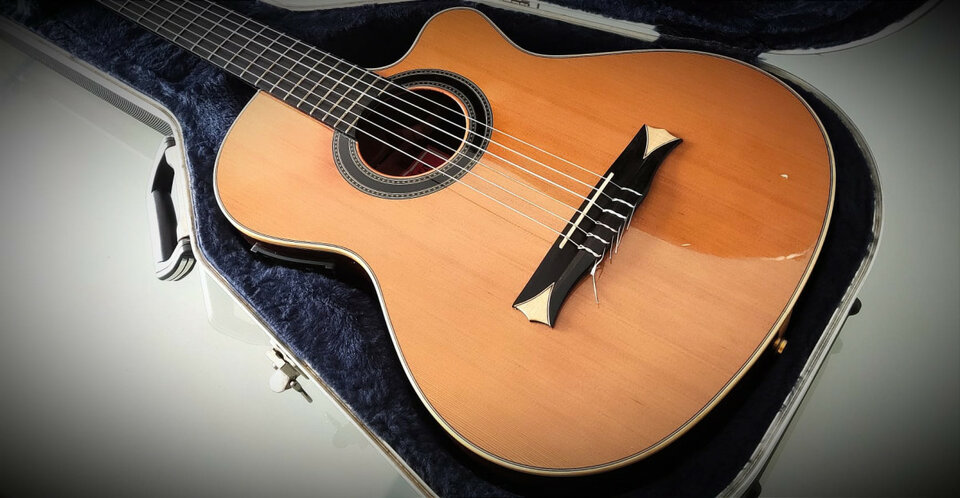 GUITARRA CLÁSICA / FLAMENCA ALHAMBRA "CROSS OVER" CS3 CW E2 Vendo en 1500€ / Valoro cambios: 1700€ (OPCIÓN DE 2X1)