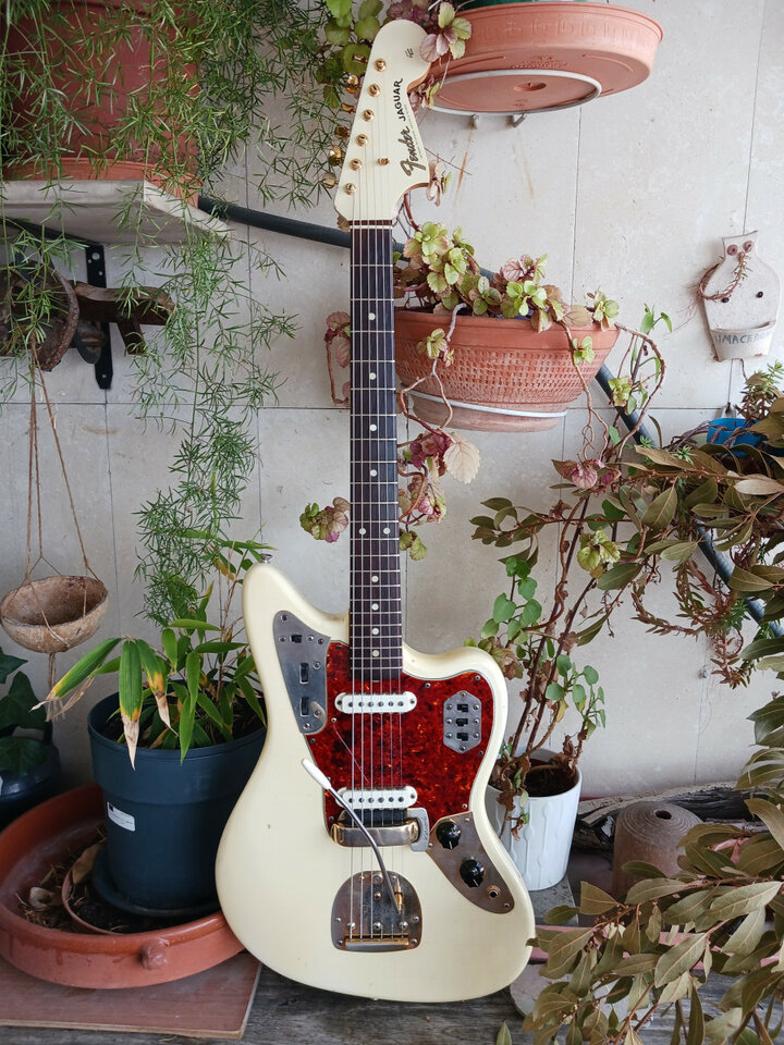 Fender Jaguar – Olympic White de 1964!