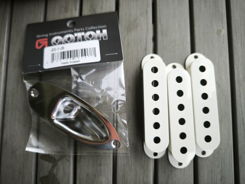 Cuerpo Stratocaster Gold Paisley Relic + extras ¡NUEVO! de segunda mano · Foto 5 de 6 · Murcia · 185 €
