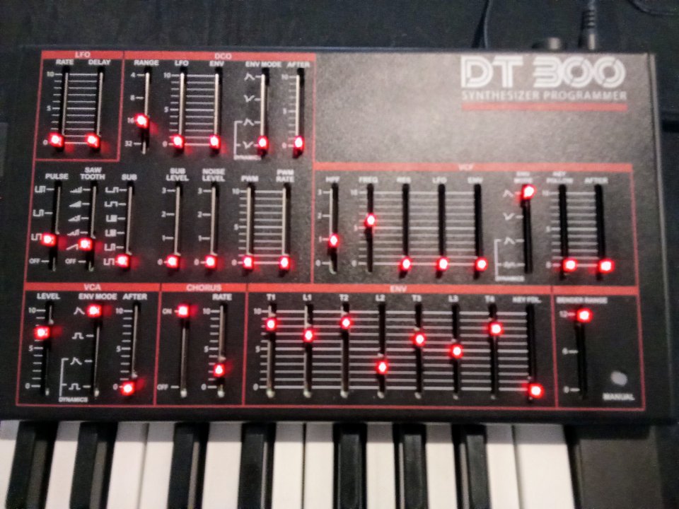 Roland Alpha Juno 1 + DT 300