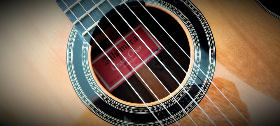 GUITARRA CLÁSICA / FLAMENCA ALHAMBRA "CROSS OVER" CS3 CW E2 Vendo en 1500€ / Valoro cambios: 1700€ (OPCIÓN DE 2X1)