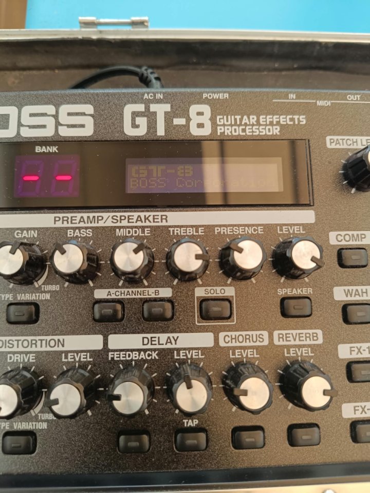 Multiefectos Boss GT8 + estuche rígido (o cambio) de segunda mano · Foto 3 de 6 · Madrid · 100 €