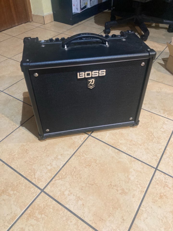Boss Katana-50 MkII de segunda mano · Foto 1 de 2 · Madrid · 150 €