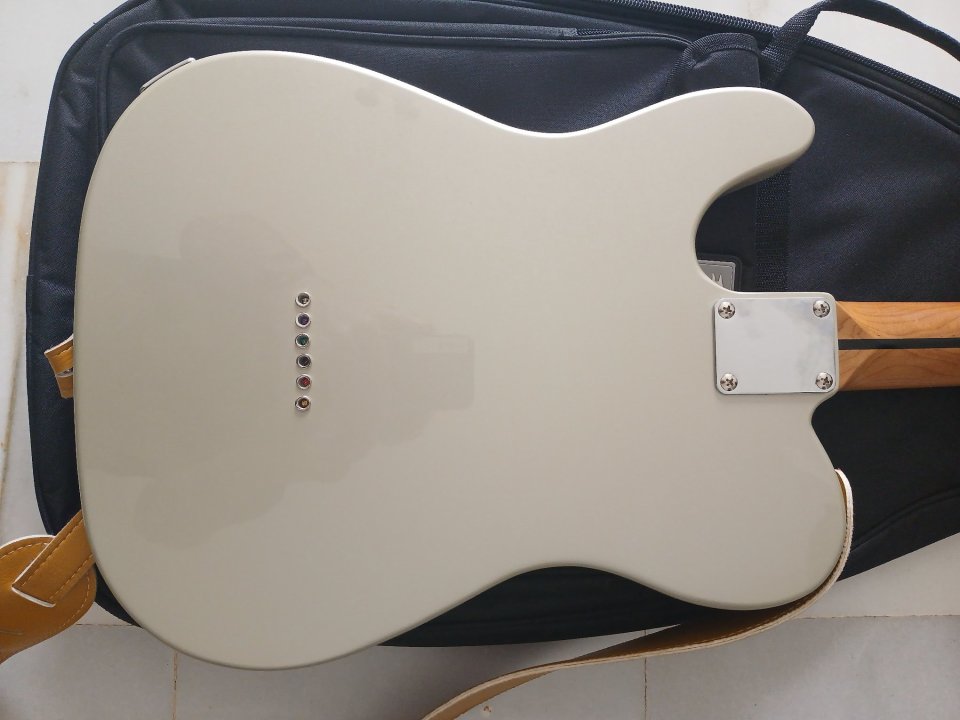 Mojo Guitars Modified Silver Sparkle telecaster ( no Fender) de segunda mano · Foto 4 de 10 · Sevilla · 325 €