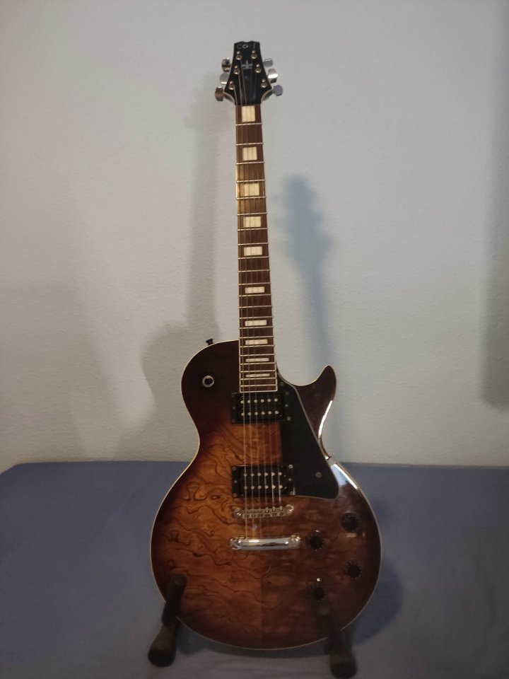 Guitarra Cort tipo Les Paul de segunda mano · Foto 7 de 7 · Alicante · 300 €
