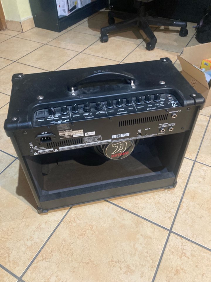 Boss Katana-50 MkII de segunda mano · Foto 2 de 2 · Madrid · 150 €