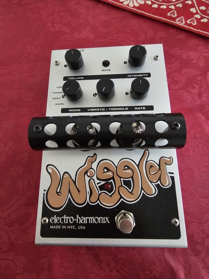 ELECTRO-HARMONIX WIGGLER Tube Vibrato/Tremolo