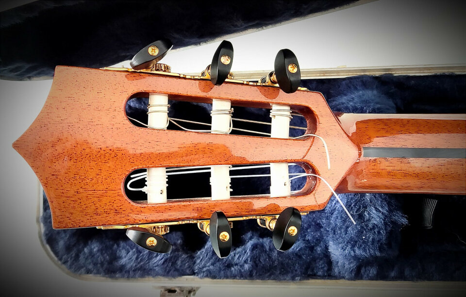 GUITARRA CLÁSICA / FLAMENCA ALHAMBRA "CROSS OVER" CS3 CW E2 Vendo en 1500€ / Valoro cambios: 1700€ (OPCIÓN DE 2X1)