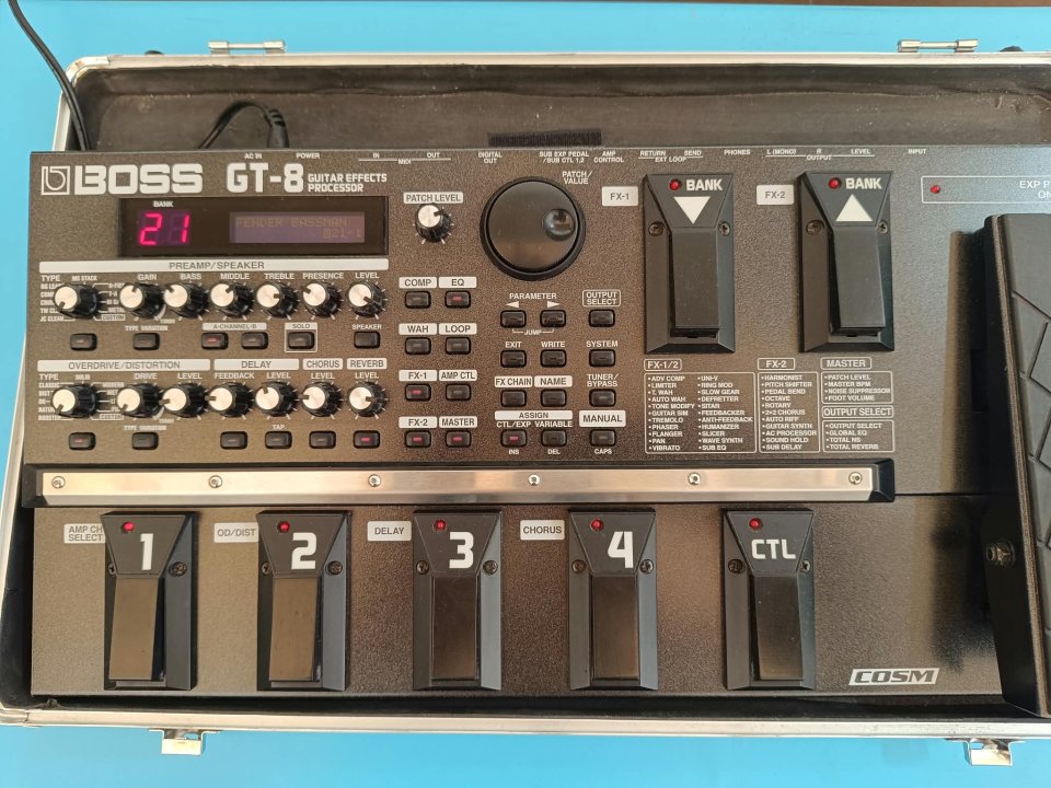 Multiefectos Boss GT8 + estuche rígido (o cambio) de segunda mano · Foto 2 de 6 · Madrid · 100 €