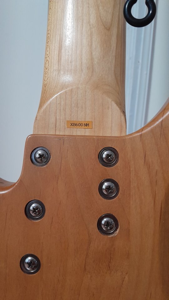 Bajo Washburn 6 cuerdas de segunda mano · Foto 3 de 5 · Málaga · 400 €