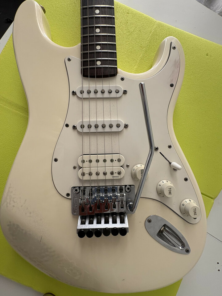 Fender Stratocaster Richie Sambora made in México