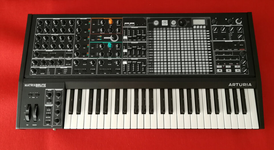 Arturia MatrixBrute Noir