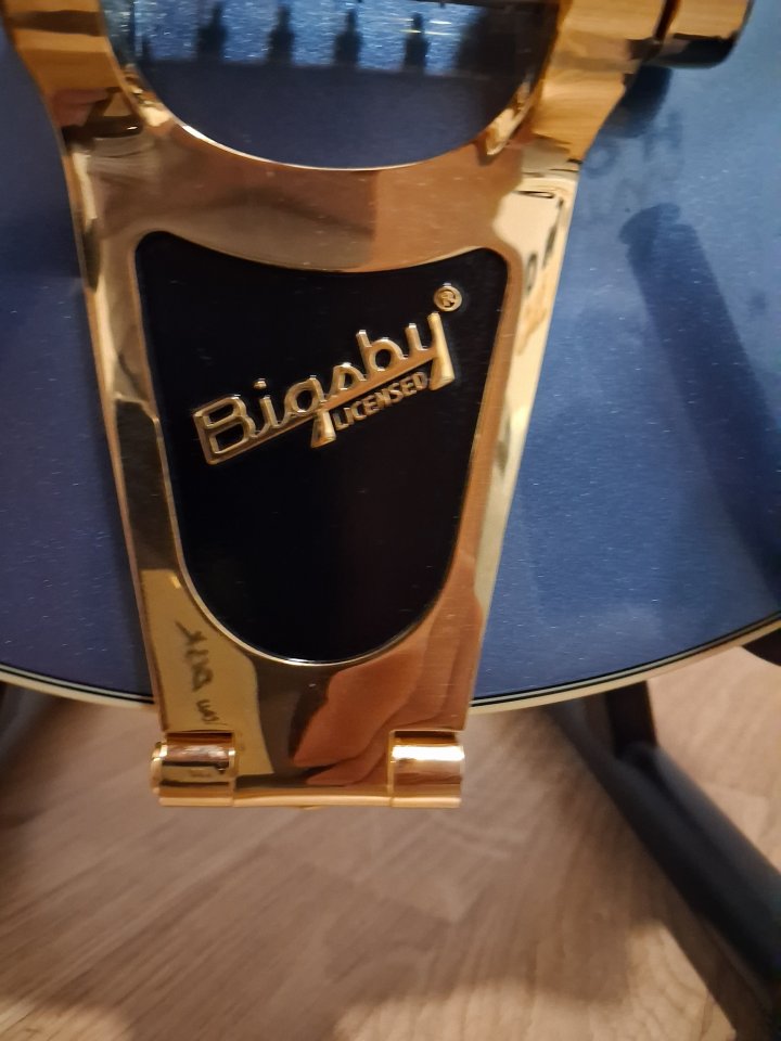 Gretsch G5655TG Electromatic® Center Block Jr. Single-Cut with Bigsby® and Gold Hardware Model: 2509700566