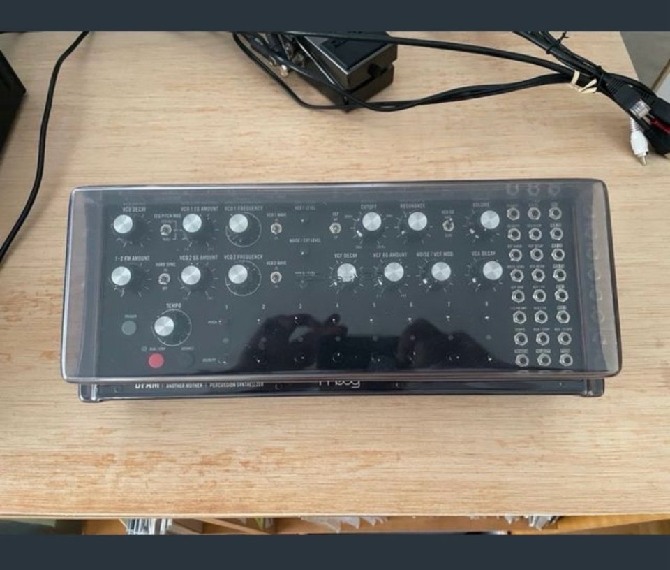 Sintetizador Moog DFAM