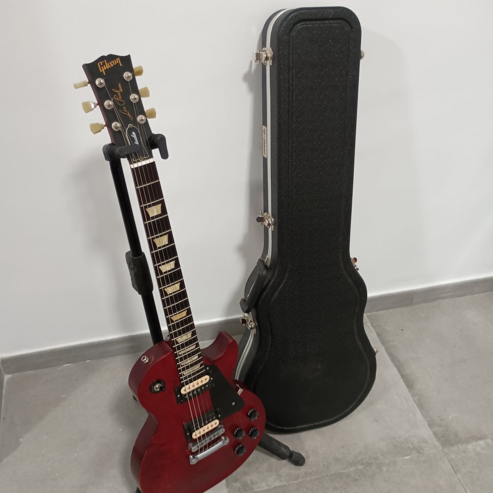 Gibson Les Paul Studio 2012+ estuche de segunda mano · Foto 7 de 10 · Málaga · 900 €