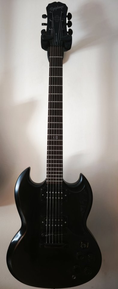 Epiphone SG G-400 Gothic 2002 de segunda mano · Foto 1 de 10 · Madrid · 300 €