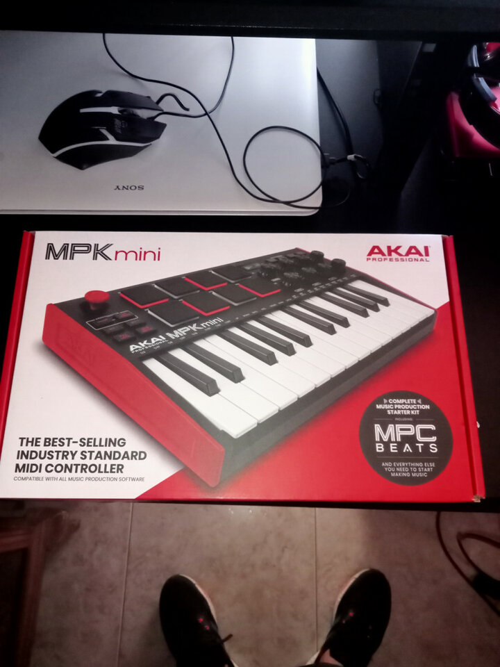 Teclado midi akai