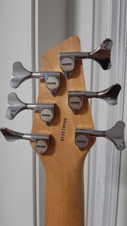 Bajo Washburn 6 cuerdas de segunda mano · Foto 5 de 5 · Málaga · 400 €
