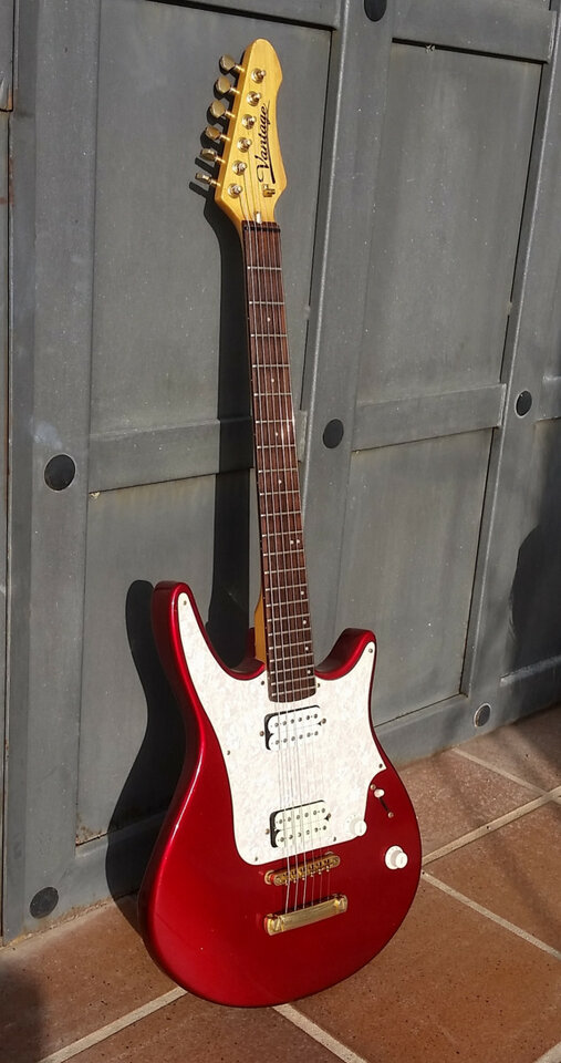 guitarra inusual, modelo desconocido, marca VANTAGE