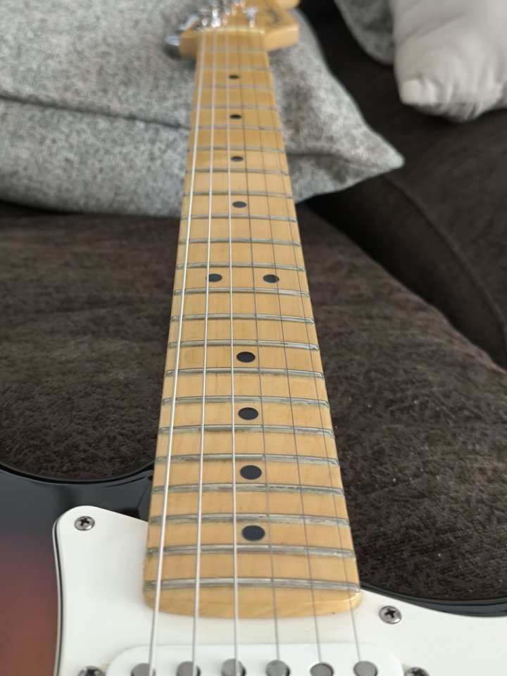 Fender Stratocaster American Standard de segunda mano · Foto 2 de 4 · Madrid · 1200 €