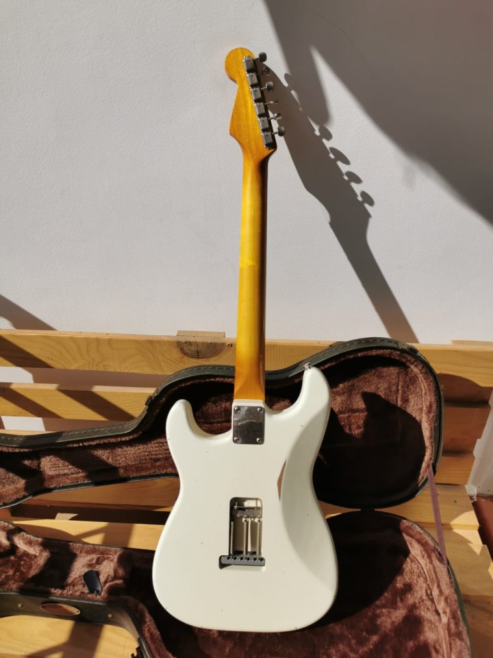 Vegarelics Stratocaster white de segunda mano · Foto 3 de 6 · Alicante · 1650 €