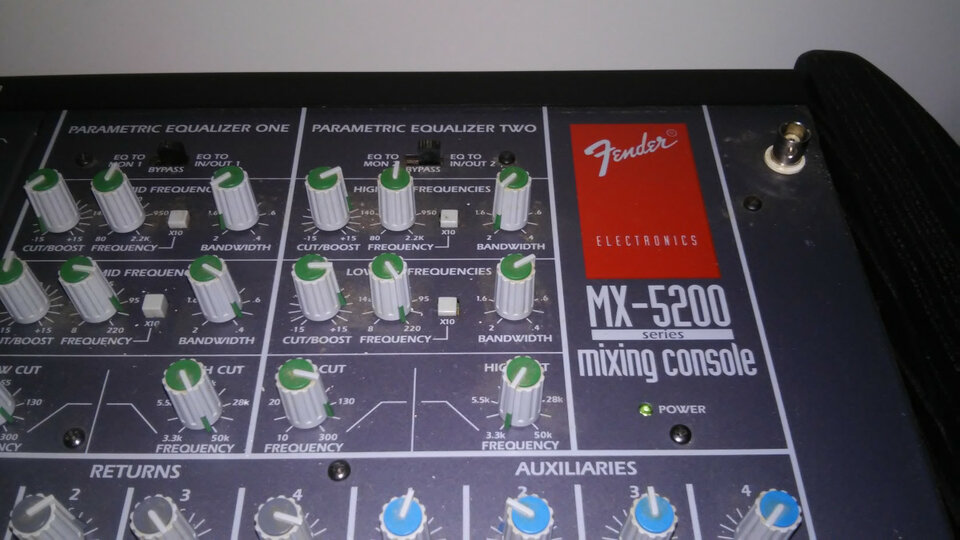 Mesa de mezclas Fender MX-5200