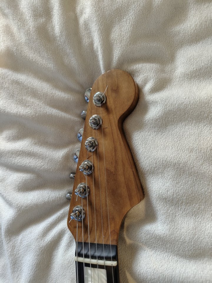 Custom Carved Top Super Strat Stratocaster Strato de segunda mano · Foto 10 de 10 · Madrid · 1250 €