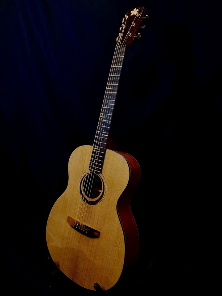 Guitarra luthier nueva tipo Martin 00-17