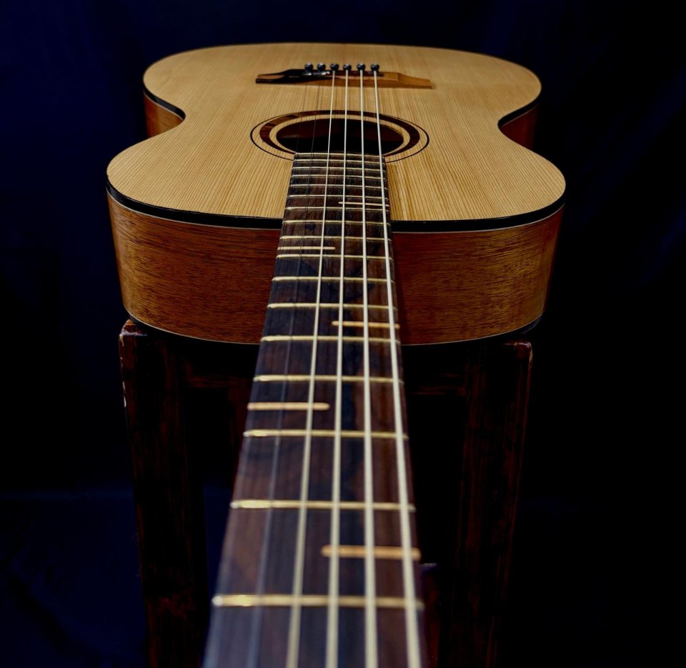 Guitarra luthier nueva tipo Martin 00-17