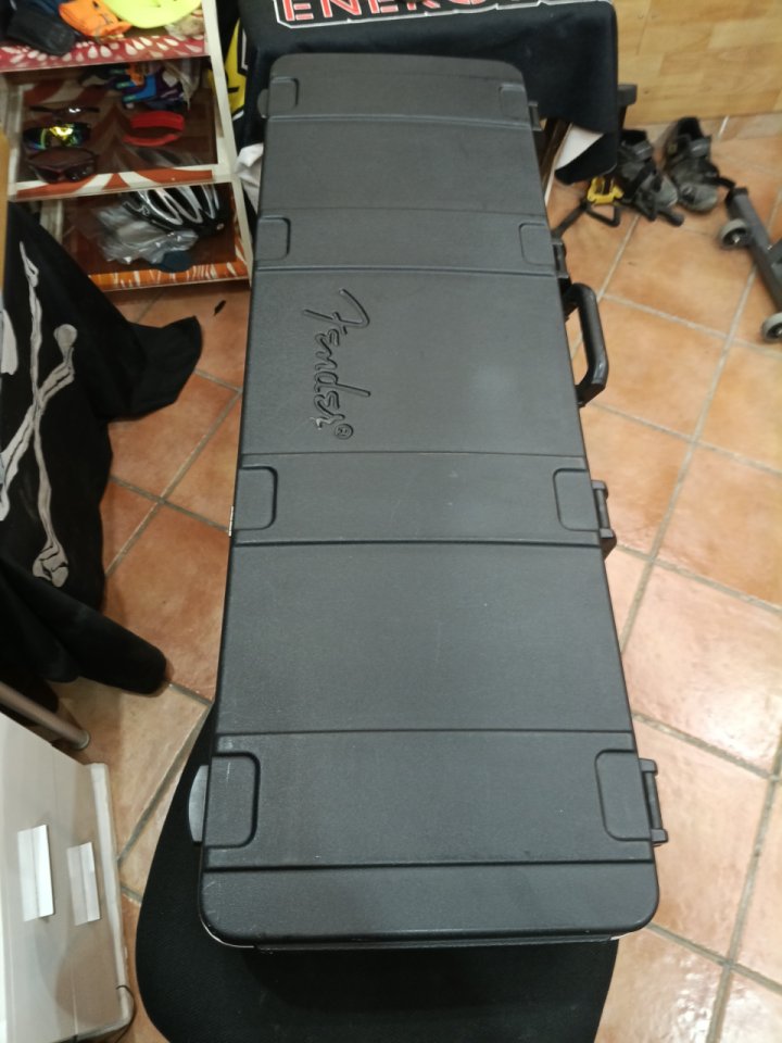 Estuche Fender jazz bass. Tsa002