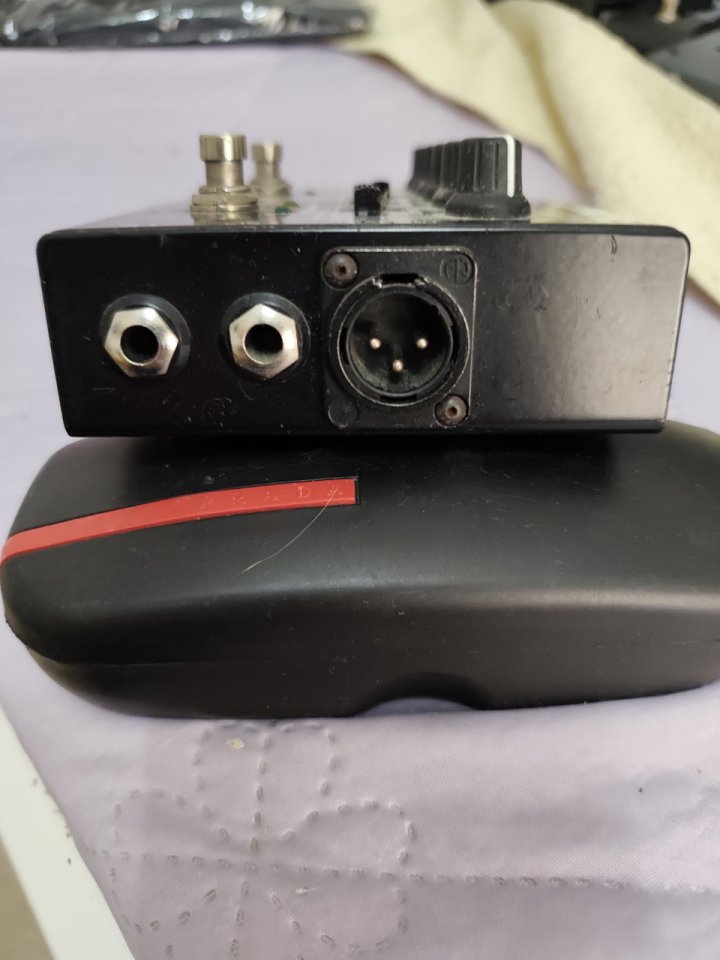 preamplificador y selector para bajo Radial Tonebone Bassbone (versión original V1): de segunda mano · Foto 2 de 3 · Cádiz · 140 €