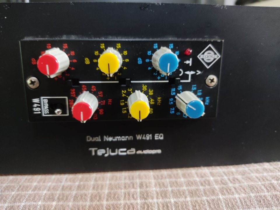 Neumann V476B - W491 Channel Strip