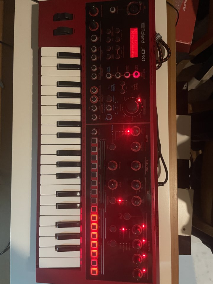 Roland JD-Xi - Red Limited Edition de segunda mano · Foto 2 de 7 · Sevilla · 420 €