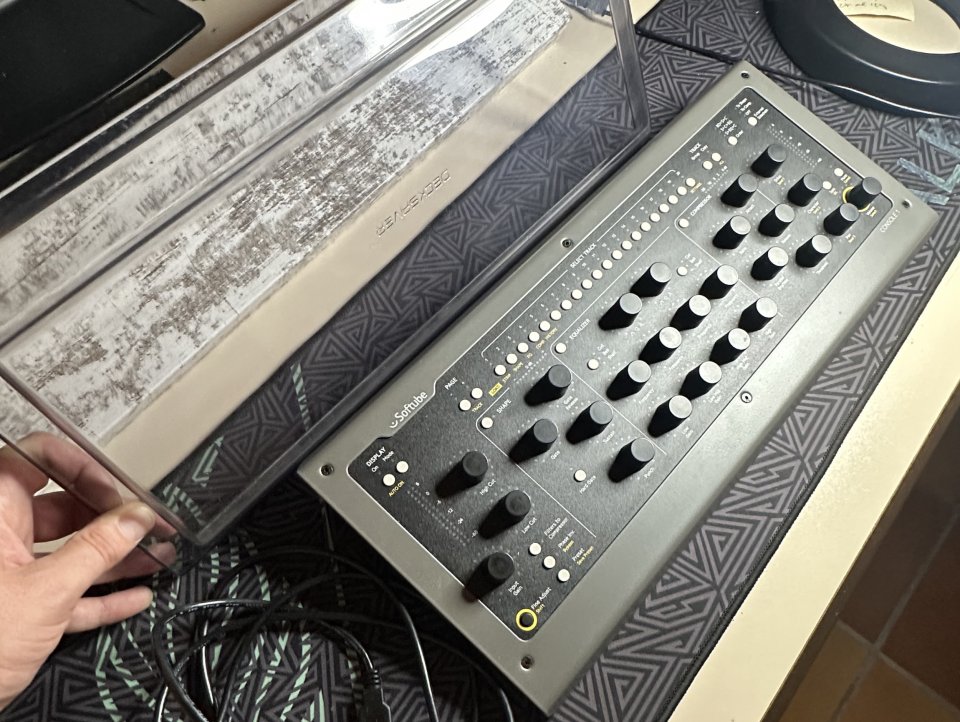 SOFTUBE CONSOLE 1 de segunda mano · Foto 4 de 5 · Huesca · 280 €