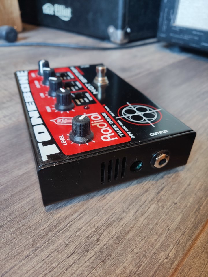 Radial Tonebone Hot British preamp a válvulas de segunda mano · Foto 2 de 3 · Madrid · 110 €
