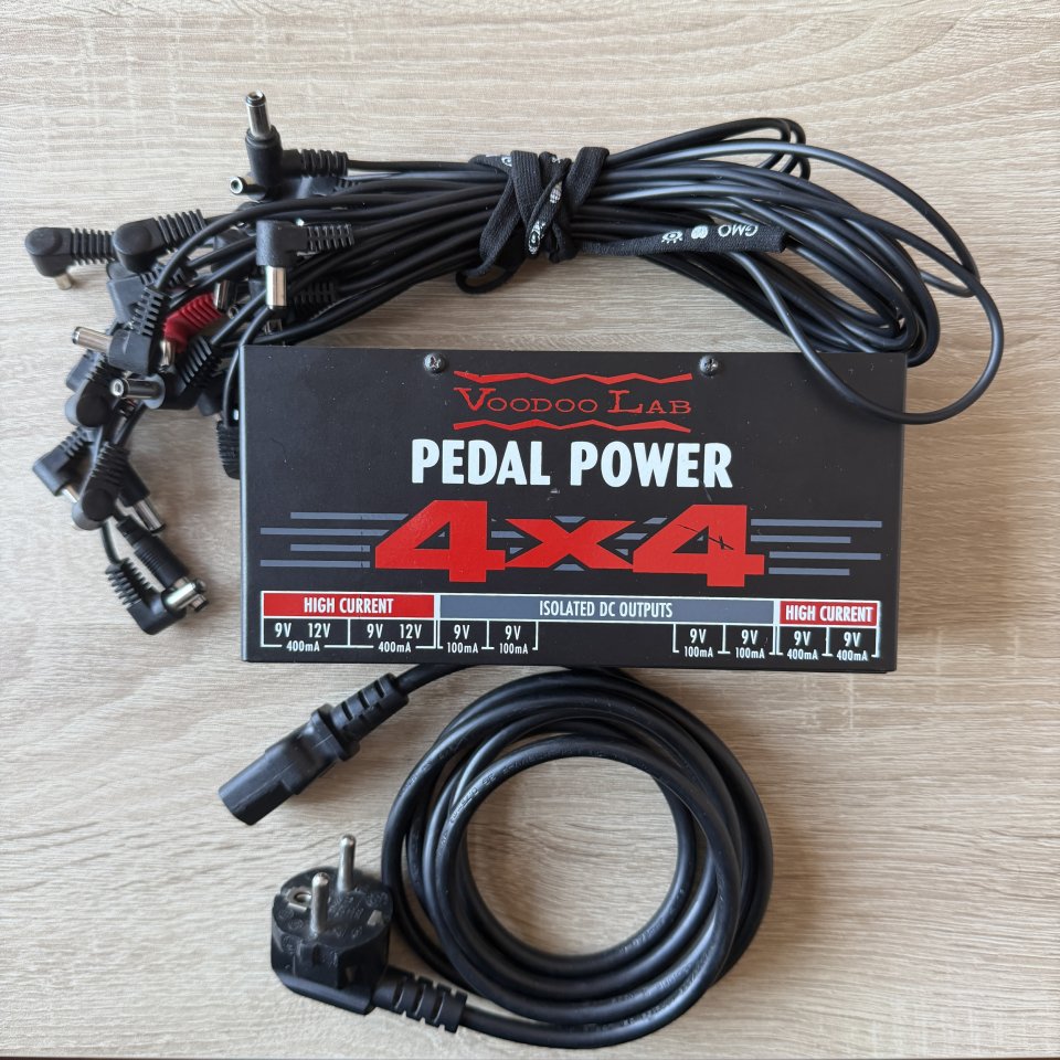 Voodoo Lab Pedal Power 4x4 fuente para pedales de segunda mano · Foto 5 de 5 · Barcelona · 160 €