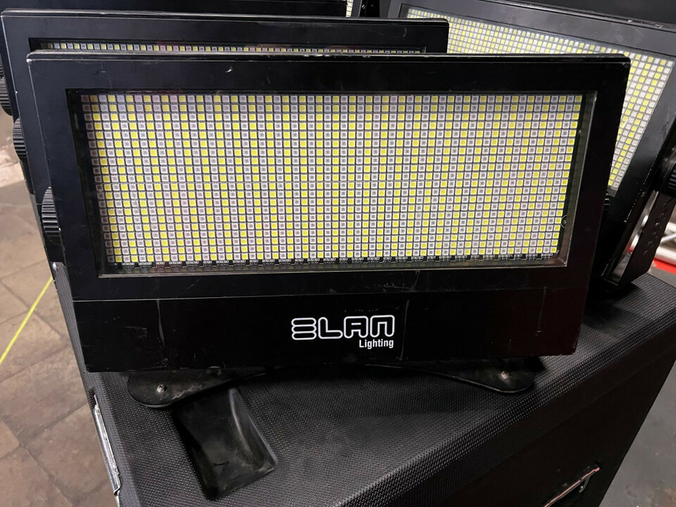 Elan Strobe 1000 RGBW de segunda mano · Foto 2 de 4 · Valencia · 3500 €