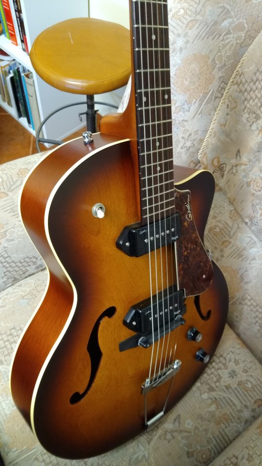 Godin 5th Avenue CW Kingpin II CB Cognac Burst