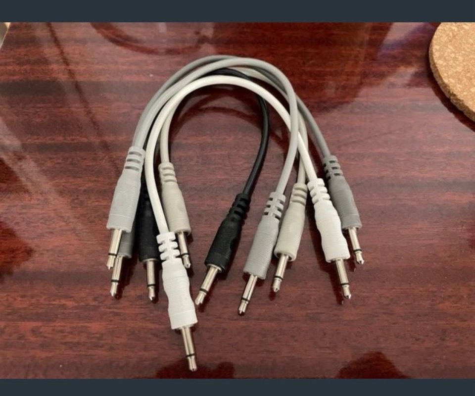 Sintetizador Moog DFAM