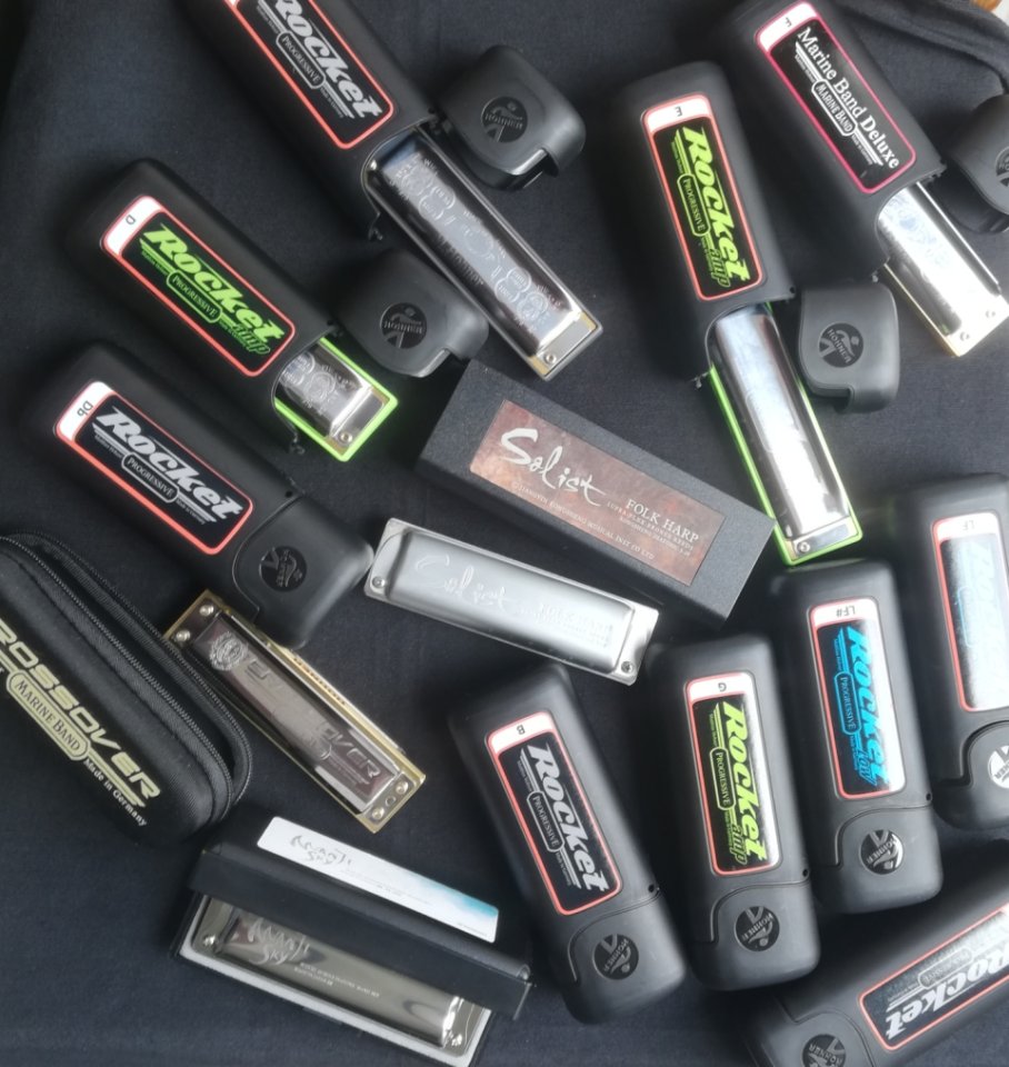 Set de 12 armónicas Honner diatònicas para blues rock de segunda mano · Foto 3 de 4 · Barcelona · 300 €