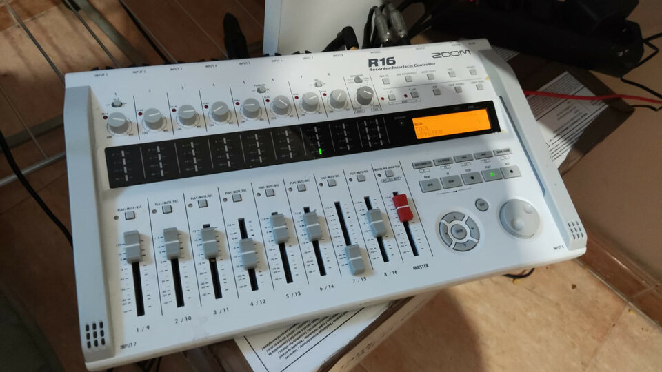 Grabación discos, maquetas, conciertos en directo o ensayos. Videos con IA.