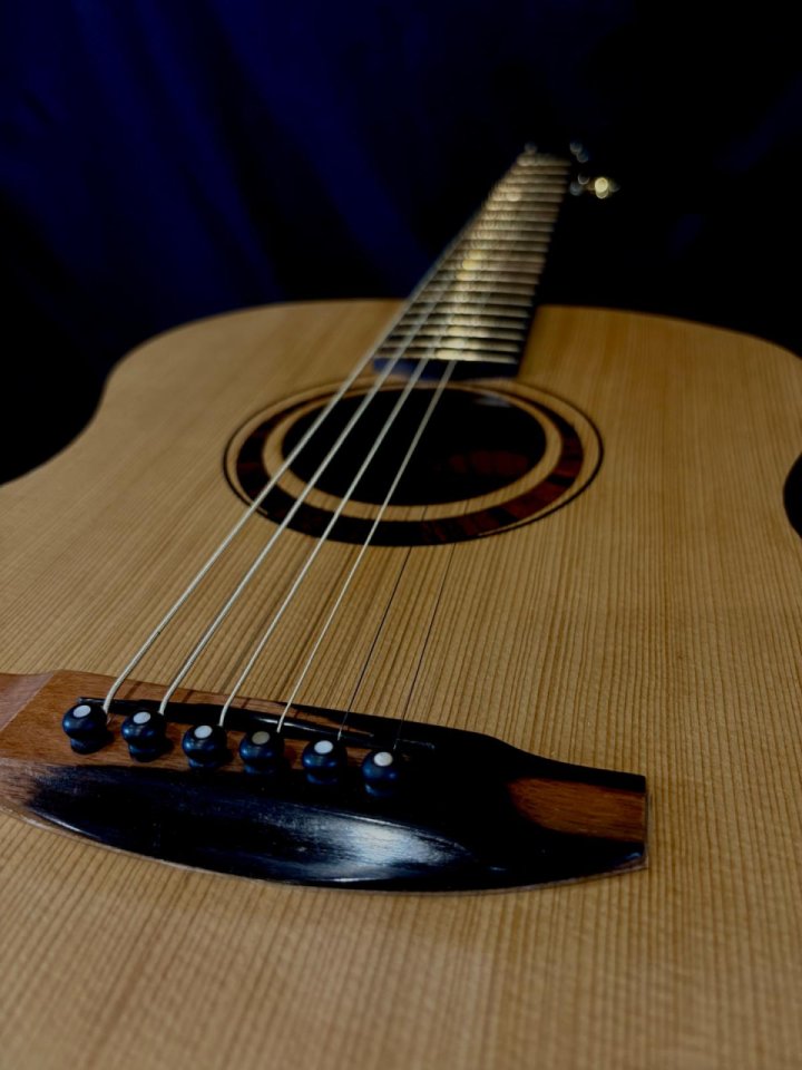 Guitarra luthier nueva tipo Martin 00-17