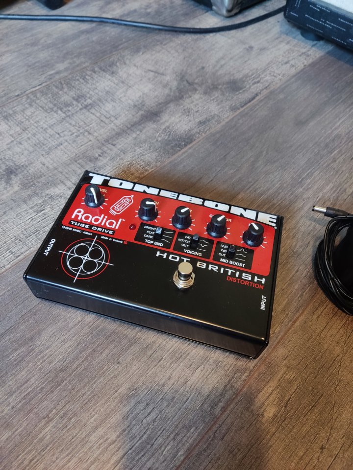 Radial Tonebone Hot British preamp a válvulas de segunda mano · Foto 1 de 3 · Madrid · 110 €