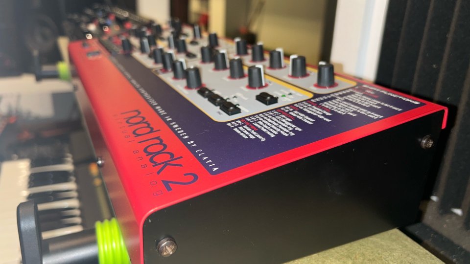 Clavia Nord Rack 2 + PCMCIA – Excelente estado