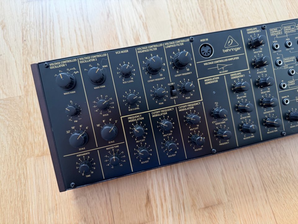 Behringer K-2 de segunda mano · Foto 2 de 3 · Araba · 180 €