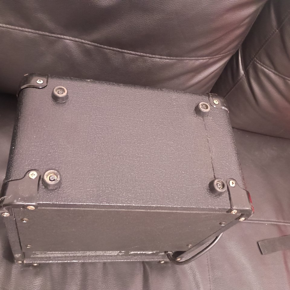 Amplificador Marshall Mg 10 cd de segunda mano · Foto 6 de 6 · Málaga · 50 €