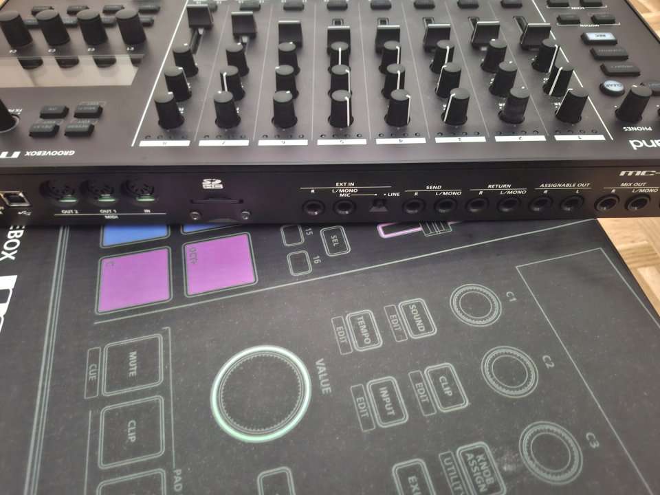 Roland MC-707 de segunda mano · Foto 3 de 5 · Gipuzkoa · 650 €