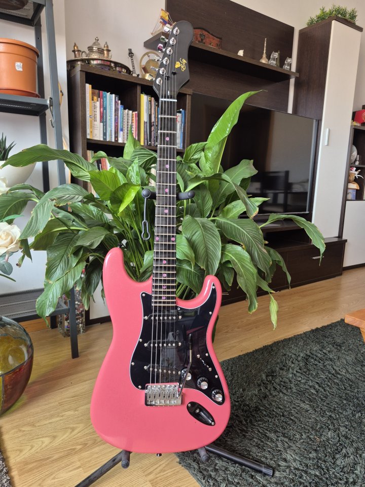 Guitarra eléctrica Elg de segunda mano · Foto 1 de 8 · Madrid · 180 €
