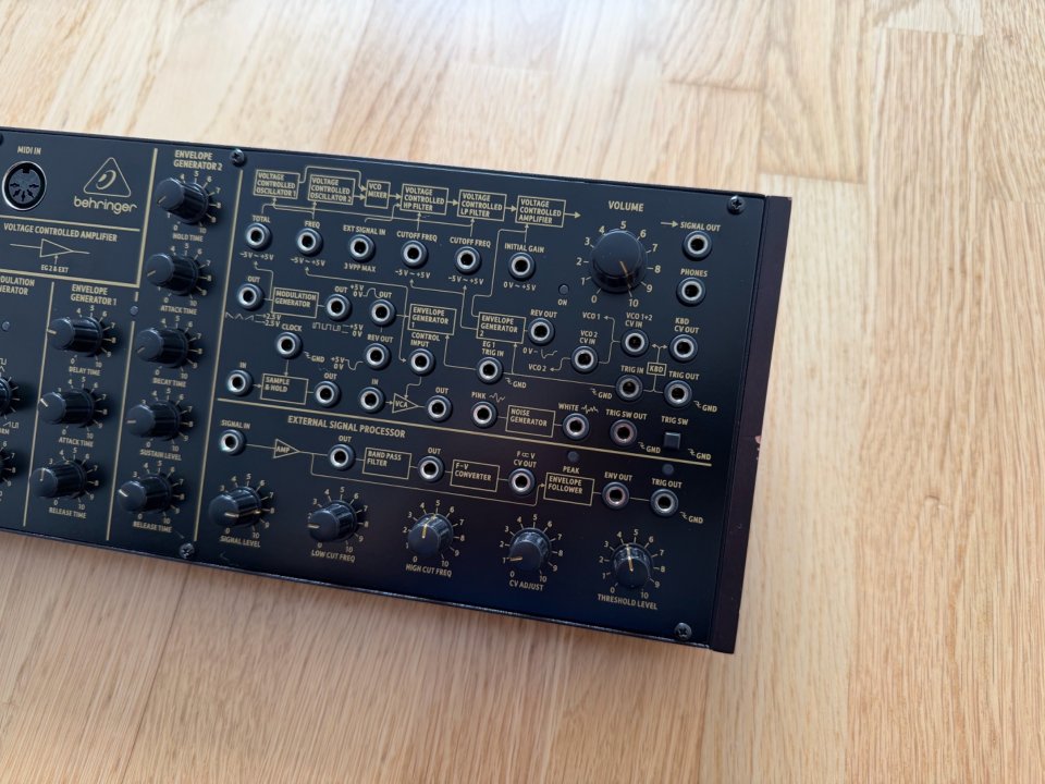 Behringer K-2 de segunda mano · Foto 3 de 3 · Araba · 180 €